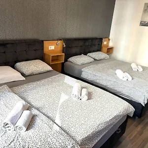 Grey Palazzo 1050 Apartahotel